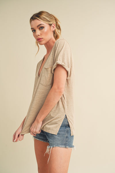 Oat Relaxed Fit Raw Seam V-Neck Pocket Tee