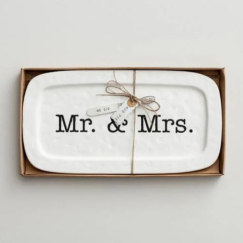 "Mr & Mrs." Hostess Set