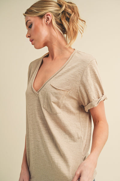 Oat Relaxed Fit Raw Seam V-Neck Pocket Tee